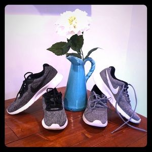 (Sold) 2 pairs of Nike’s Men’s Sz 8.5 Like New 🔥